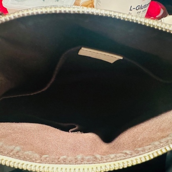 Adorable Vintage Small Flower Gucci Double Handle Bag! - Picture 16 of 16